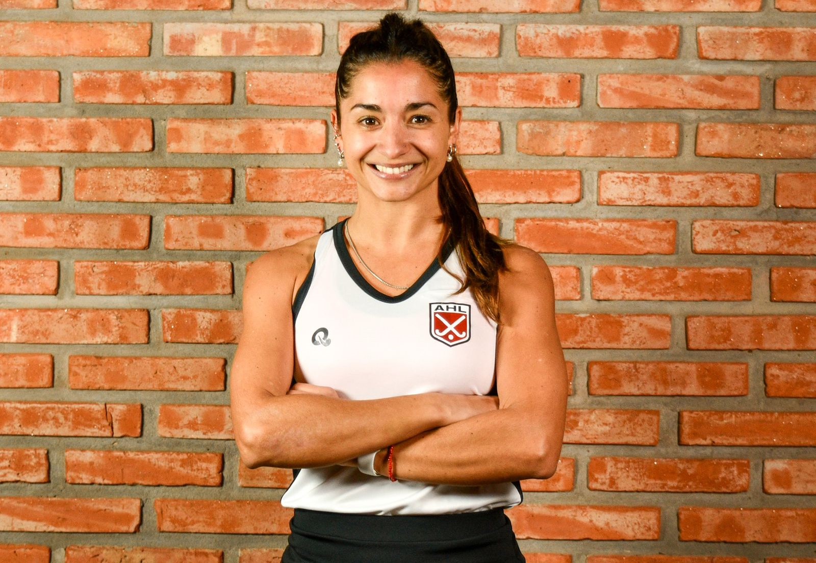 Es odontóloga, trabaja en Funes y es capitana del seleccionado de hockey del Litoral